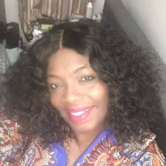 Meet your Posher, Farrah - Picture 2 of 2